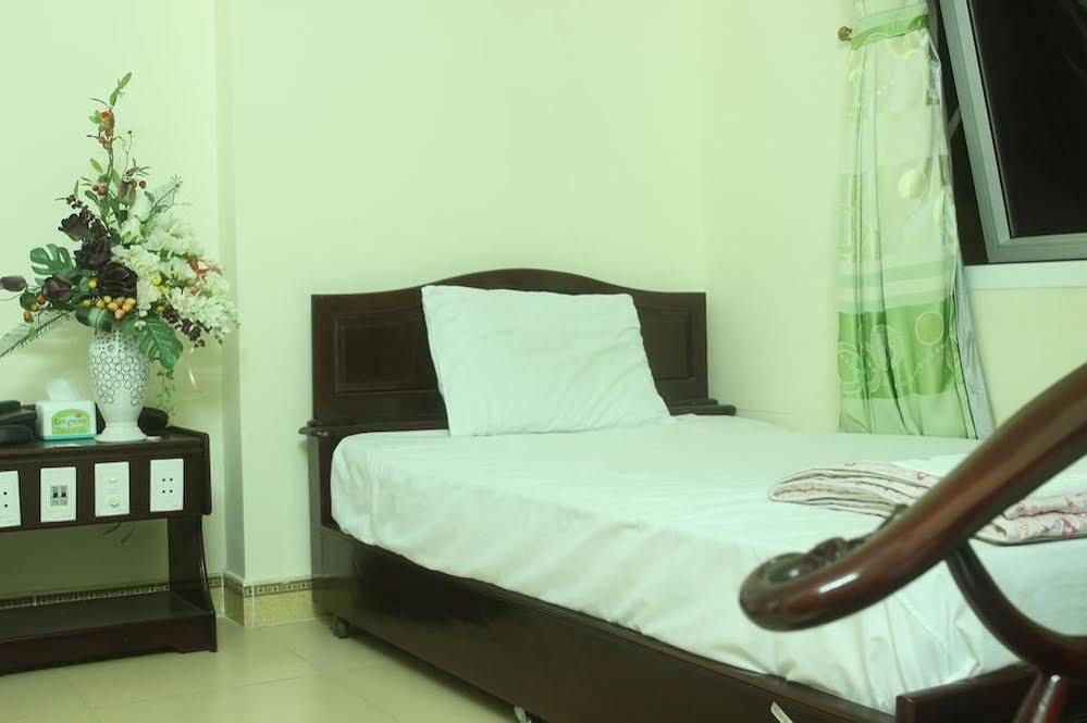Dương đàn Khách sạn 2*